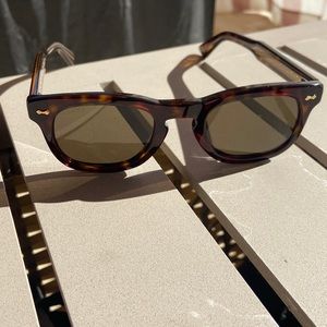 Gucci tortoise square sunglasses